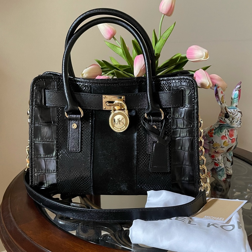 🎉HP🎉..Michael Kors  Leather Medium Tote